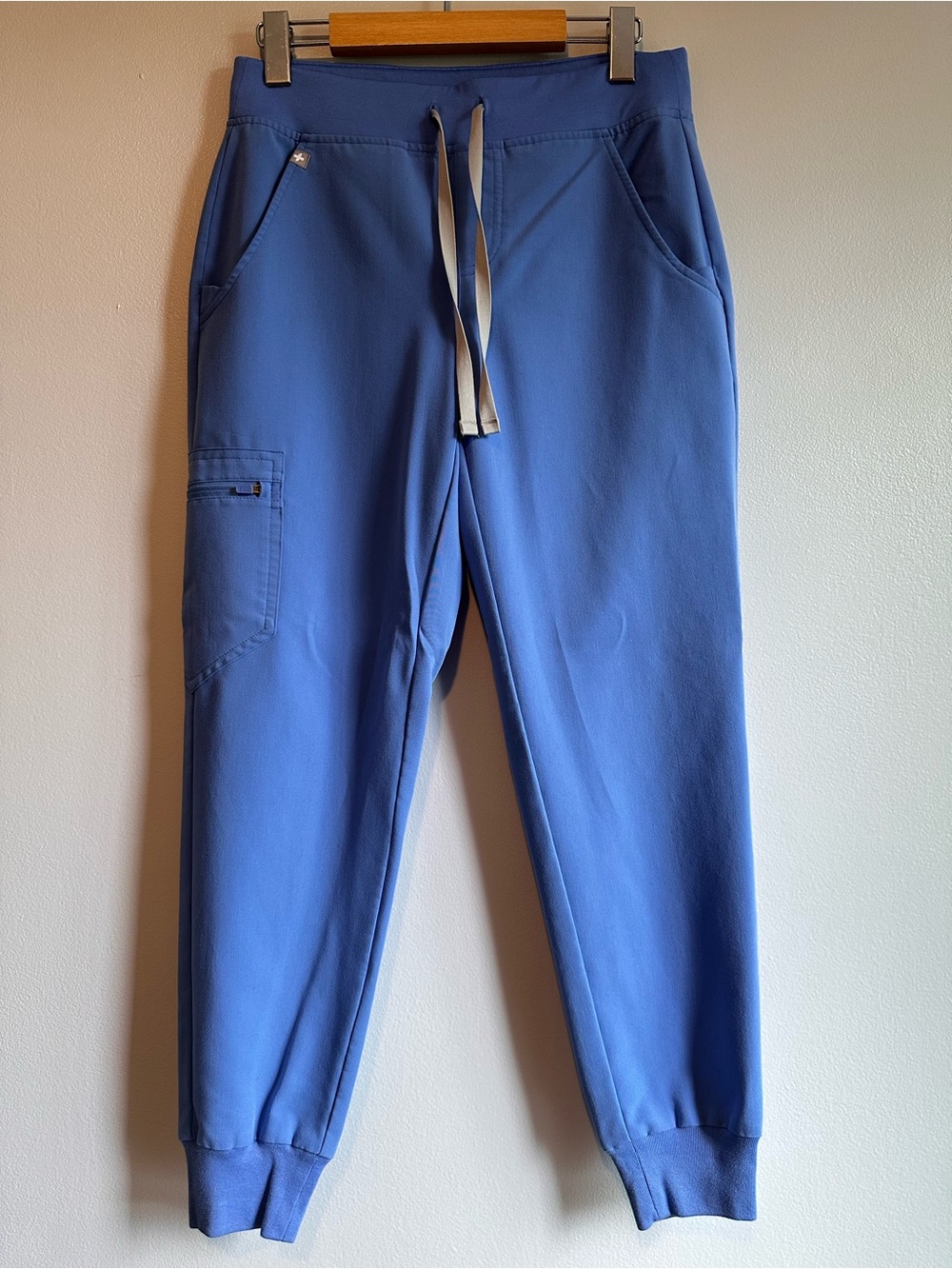 FIGS Zamora Jogger Scrub Pants/Ceil Blue/XS Petite